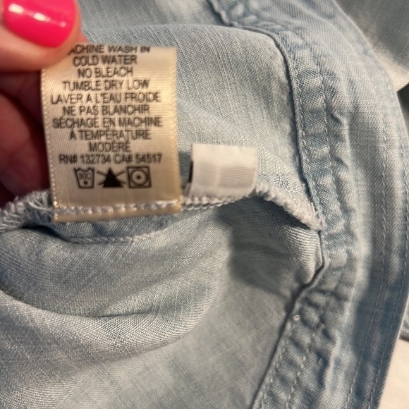 NWOT Chelsea and Violet Chambray Shirt Open Back With Tie Size L - Picture 9 of 12